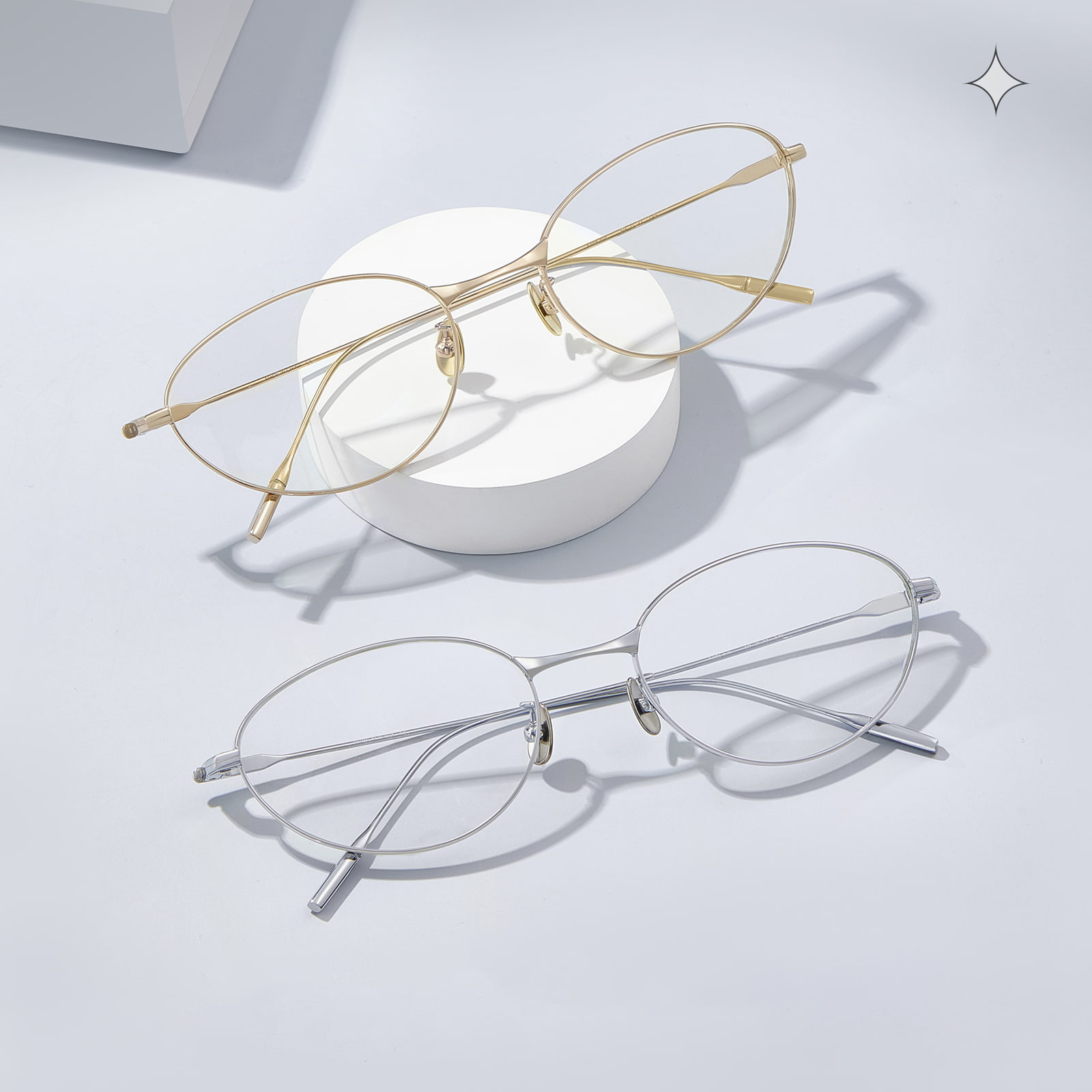 Fade Oval Cat-Eye Color Rich Pure Titanium glasögon